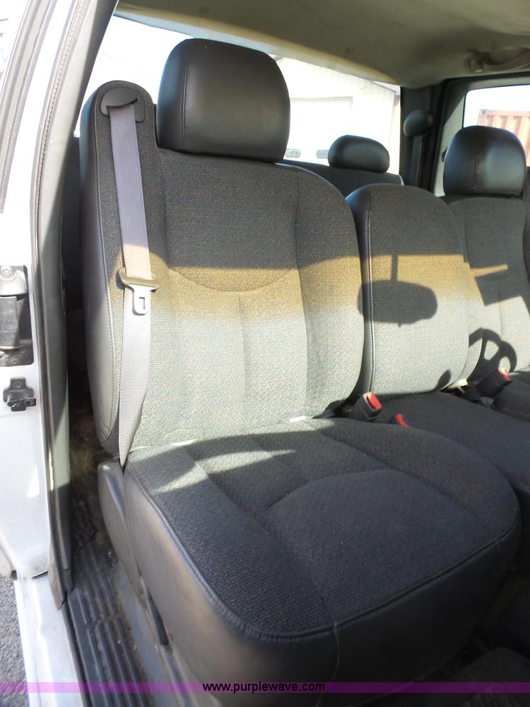 image for item L5487 2003 Chevrolet Silverado 1500 Ext. Cab pickup truck