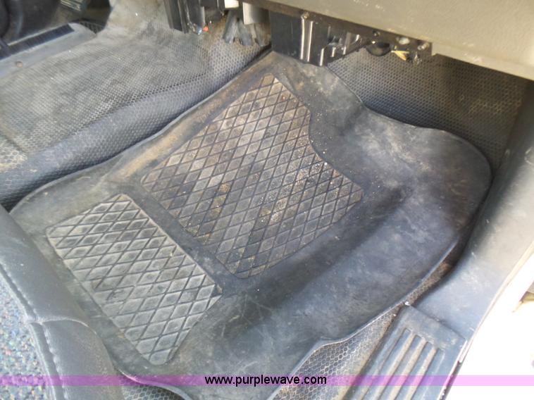 image for item L5487 2003 Chevrolet Silverado 1500 Ext. Cab pickup truck