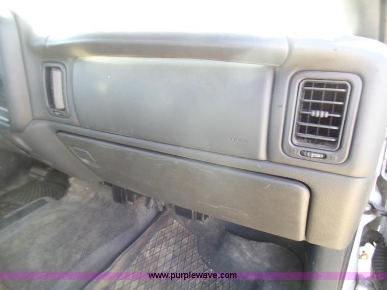 image for item L5487 2003 Chevrolet Silverado 1500 Ext. Cab pickup truck