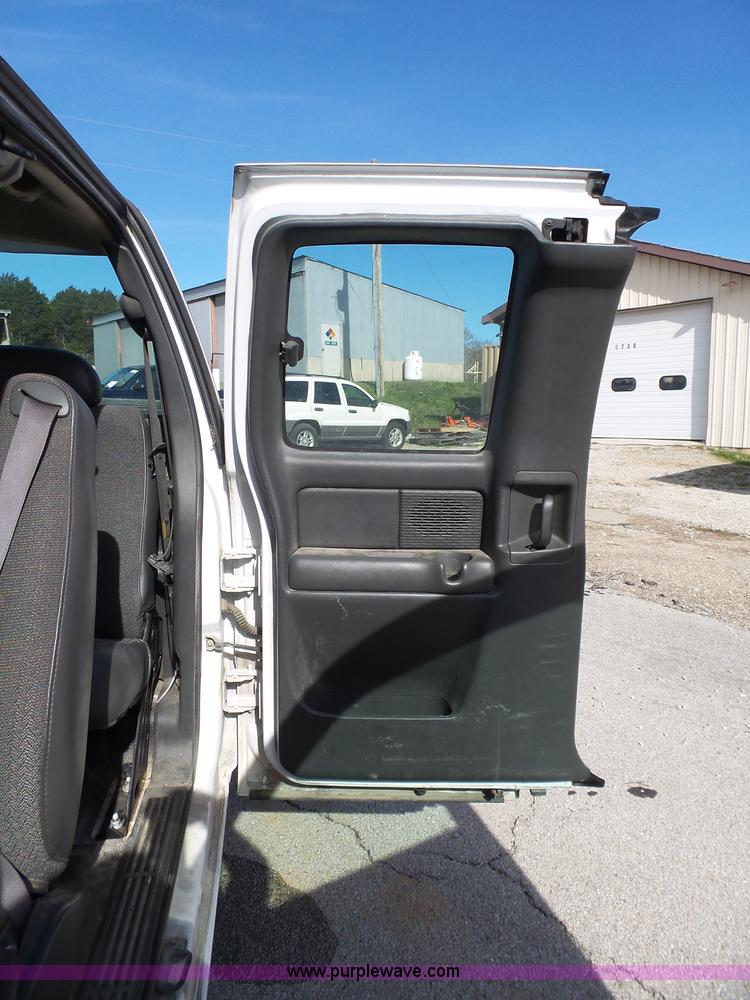 image for item L5487 2003 Chevrolet Silverado 1500 Ext. Cab pickup truck