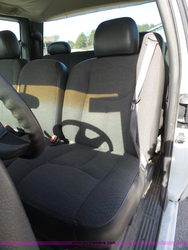 image for item L5487 2003 Chevrolet Silverado 1500 Ext. Cab pickup truck