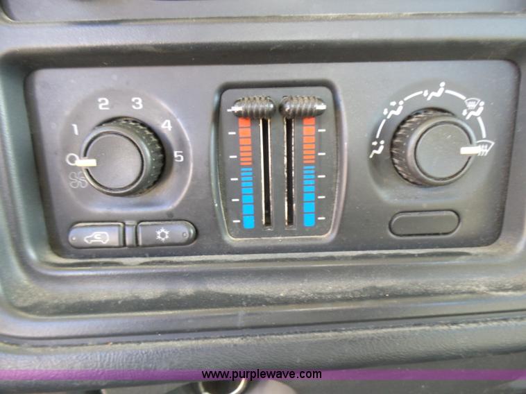 image for item L5487 2003 Chevrolet Silverado 1500 Ext. Cab pickup truck