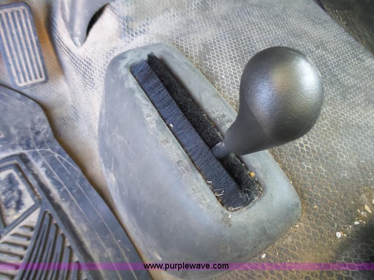 image for item L5487 2003 Chevrolet Silverado 1500 Ext. Cab pickup truck