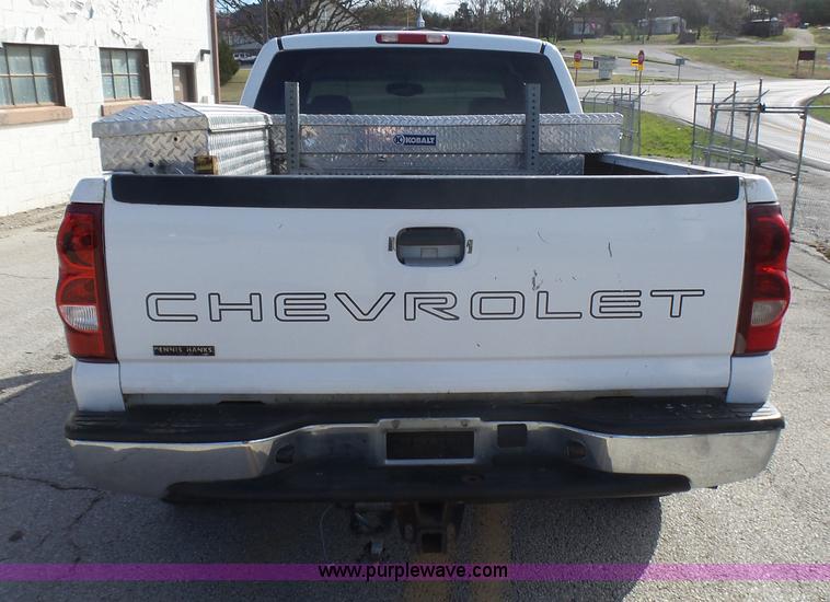 image for item L5488 2003 Chevrolet Silverado 1500 Ext. Cab pickup truck