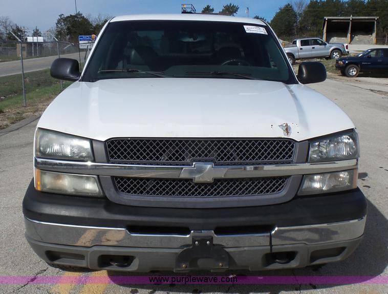 image for item L5488 2003 Chevrolet Silverado 1500 Ext. Cab pickup truck