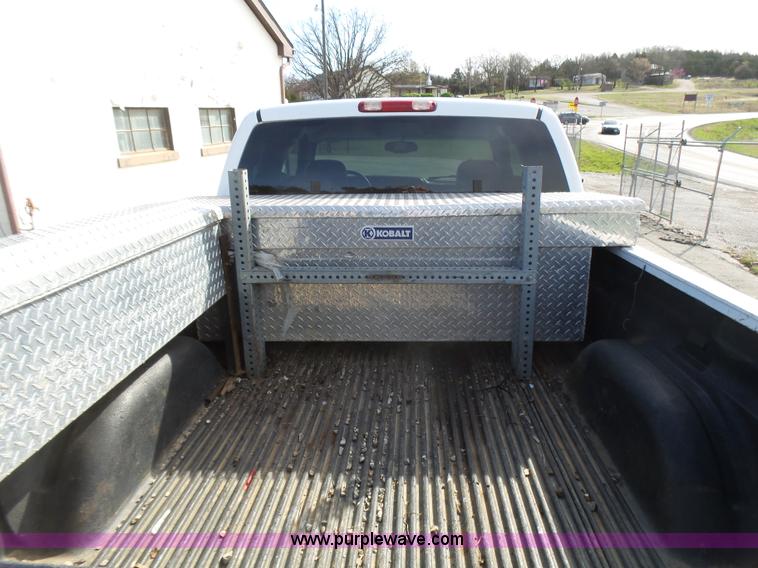 image for item L5488 2003 Chevrolet Silverado 1500 Ext. Cab pickup truck