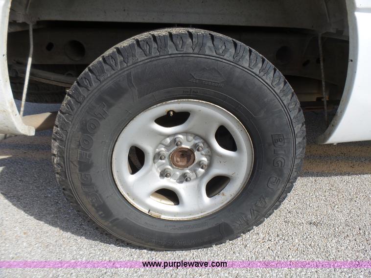 image for item L5488 2003 Chevrolet Silverado 1500 Ext. Cab pickup truck