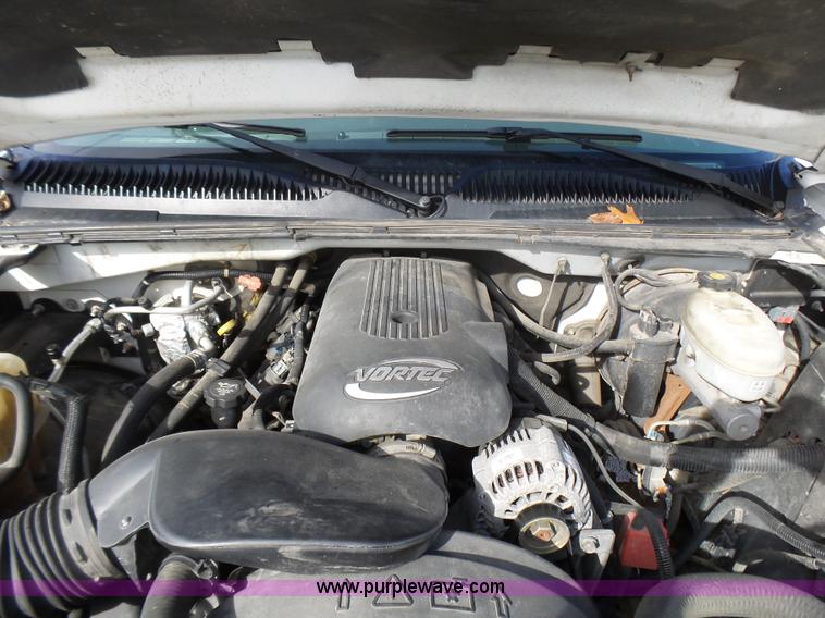 image for item L5488 2003 Chevrolet Silverado 1500 Ext. Cab pickup truck