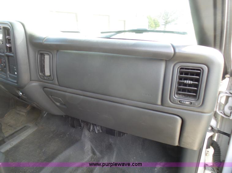 image for item L5488 2003 Chevrolet Silverado 1500 Ext. Cab pickup truck