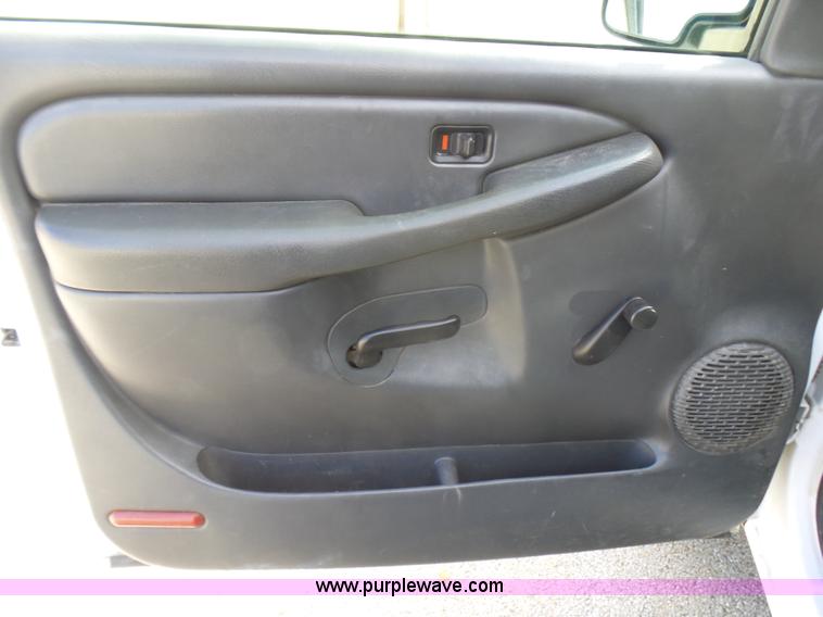 image for item L5488 2003 Chevrolet Silverado 1500 Ext. Cab pickup truck