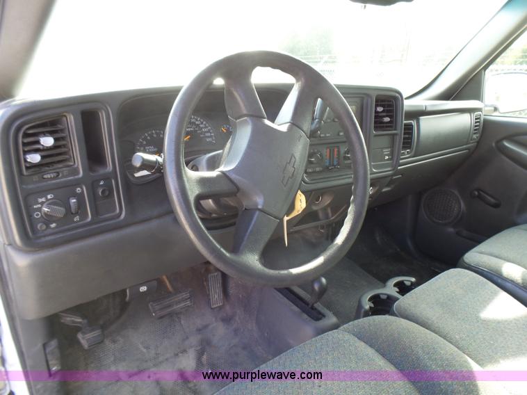 image for item L5488 2003 Chevrolet Silverado 1500 Ext. Cab pickup truck