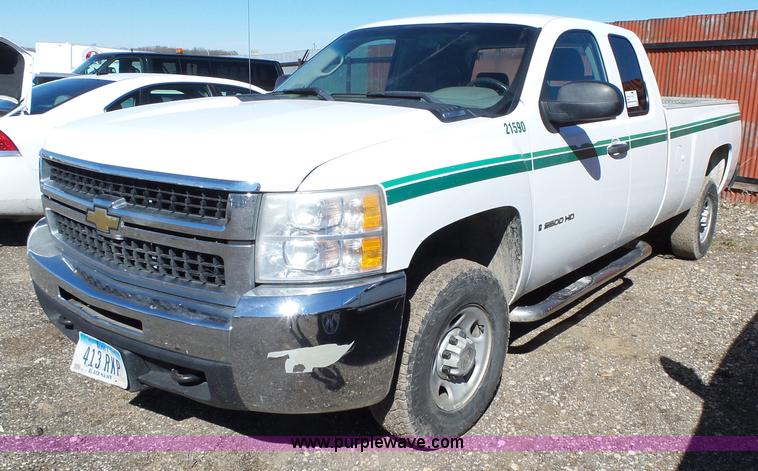 image for item L5604 2009 Chevrolet Silverado 2500HD Ext. Cab pickup truck