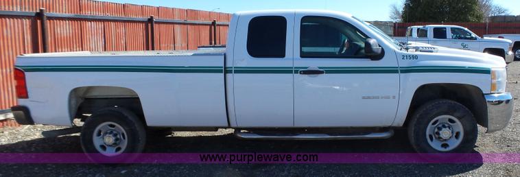 image for item L5604 2009 Chevrolet Silverado 2500HD Ext. Cab pickup truck