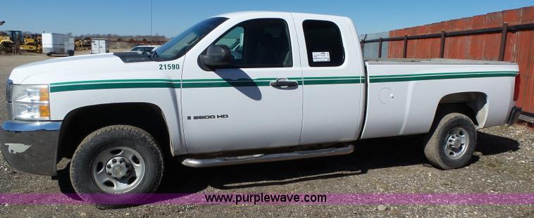 image for item L5604 2009 Chevrolet Silverado 2500HD Ext. Cab pickup truck