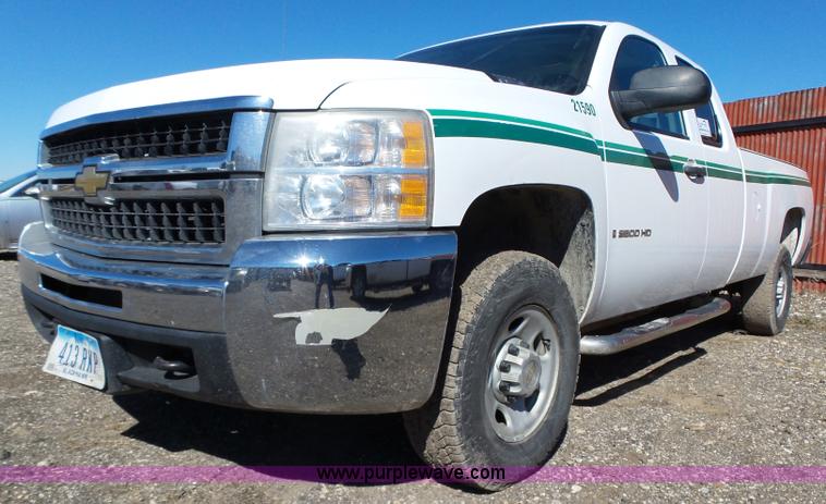 image for item L5604 2009 Chevrolet Silverado 2500HD Ext. Cab pickup truck