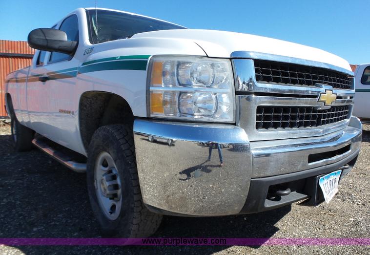 image for item L5604 2009 Chevrolet Silverado 2500HD Ext. Cab pickup truck