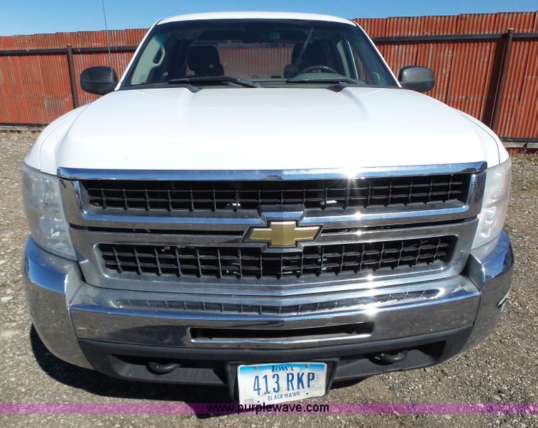 image for item L5604 2009 Chevrolet Silverado 2500HD Ext. Cab pickup truck
