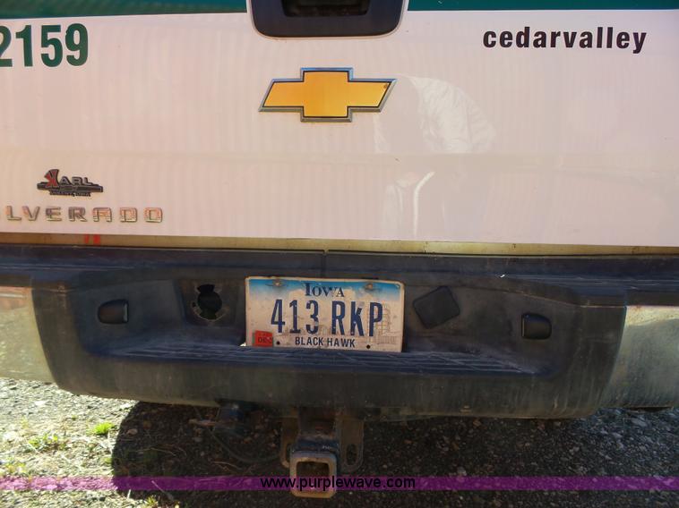 image for item L5604 2009 Chevrolet Silverado 2500HD Ext. Cab pickup truck