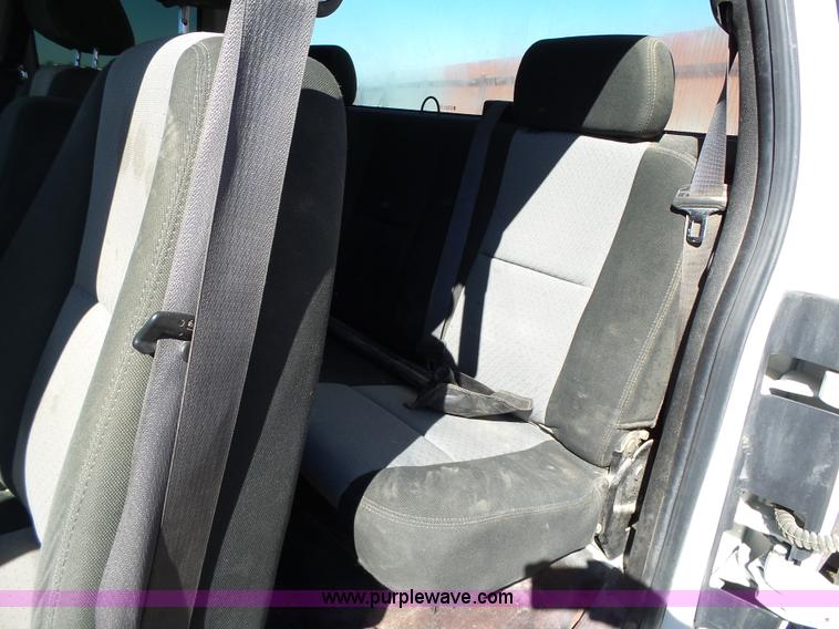 image for item L5604 2009 Chevrolet Silverado 2500HD Ext. Cab pickup truck