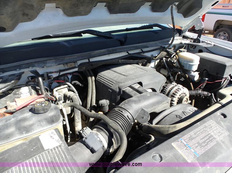 image for item L5604 2009 Chevrolet Silverado 2500HD Ext. Cab pickup truck