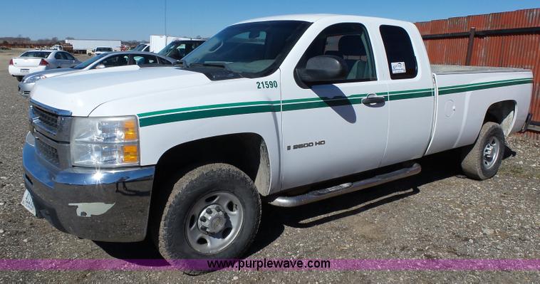 image for item L5604 2009 Chevrolet Silverado 2500HD Ext. Cab pickup truck