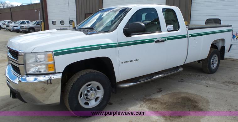 image for item L5605 2009 Chevrolet Silverado 2500HD Ext. Cab pickup truck