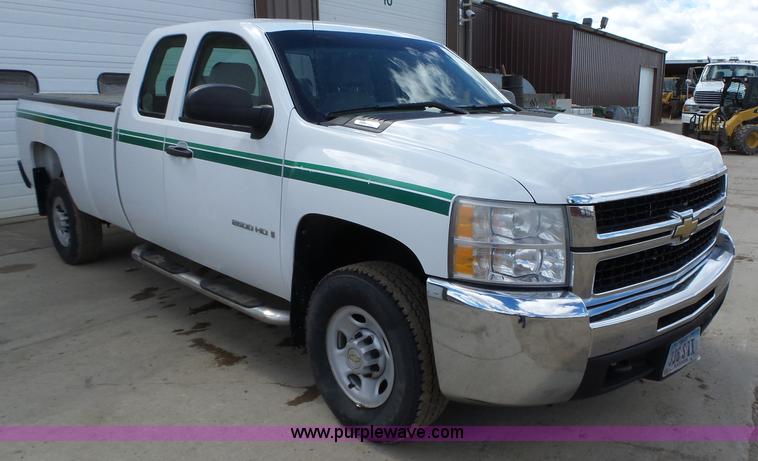 image for item L5605 2009 Chevrolet Silverado 2500HD Ext. Cab pickup truck