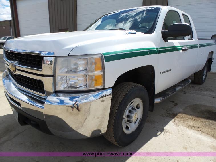 image for item L5605 2009 Chevrolet Silverado 2500HD Ext. Cab pickup truck