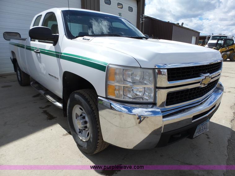 image for item L5605 2009 Chevrolet Silverado 2500HD Ext. Cab pickup truck