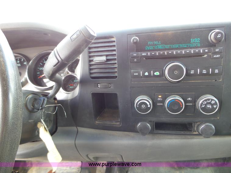 image for item L5605 2009 Chevrolet Silverado 2500HD Ext. Cab pickup truck