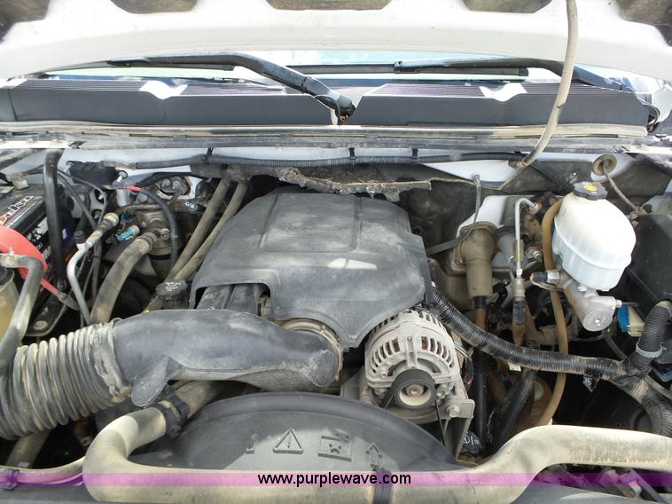 image for item L5605 2009 Chevrolet Silverado 2500HD Ext. Cab pickup truck