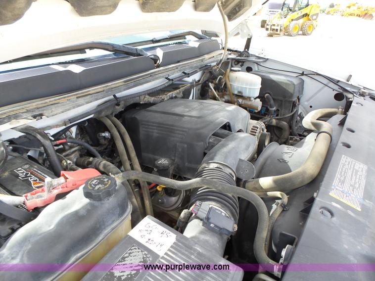 image for item L5605 2009 Chevrolet Silverado 2500HD Ext. Cab pickup truck