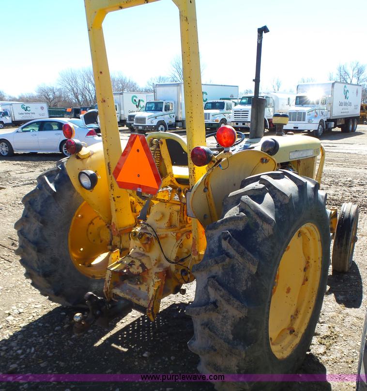 image for item L5608 John Deere 301A tractor