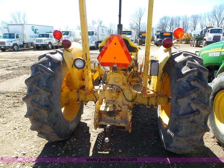 image for item L5608 John Deere 301A tractor