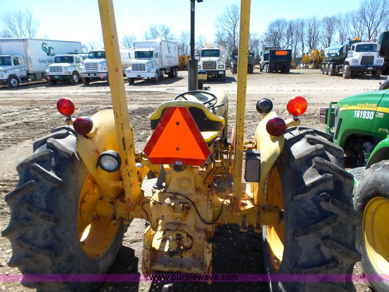 image for item L5608 John Deere 301A tractor