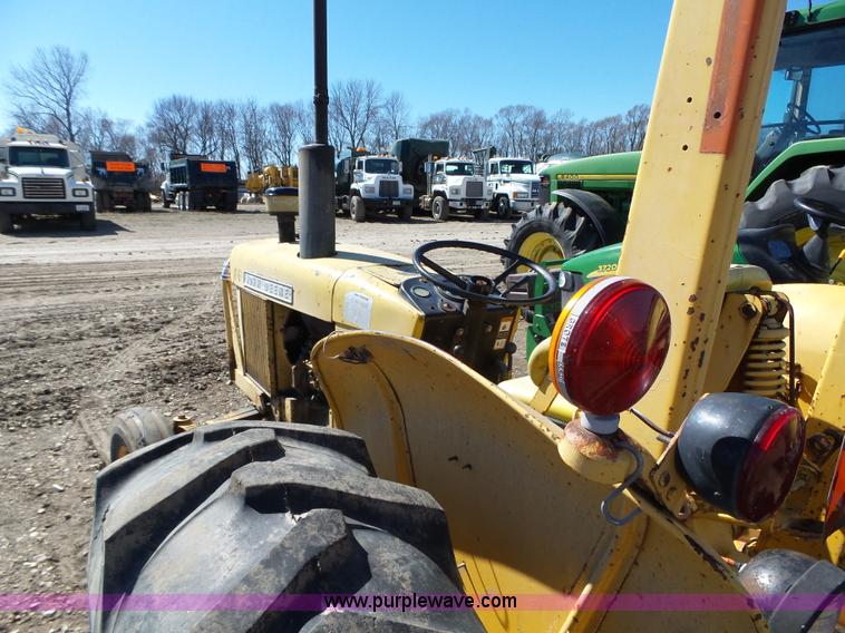 image for item L5608 John Deere 301A tractor