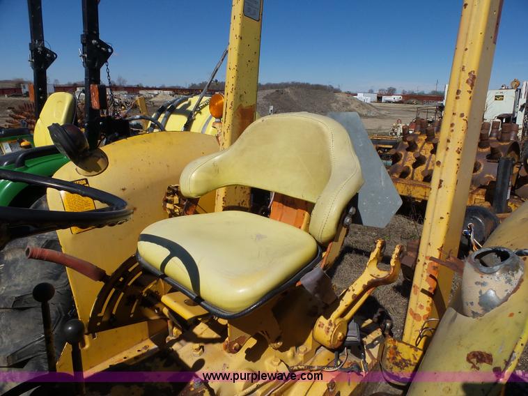 image for item L5608 John Deere 301A tractor