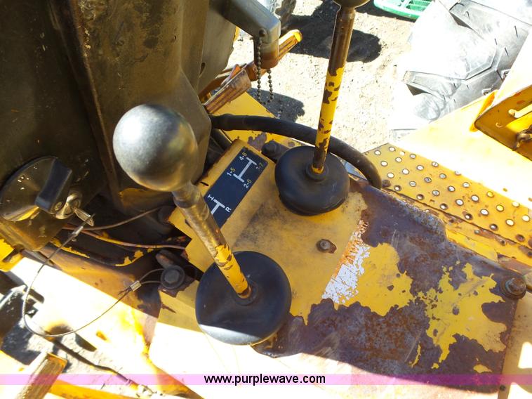 image for item L5608 John Deere 301A tractor