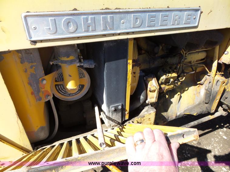 image for item L5608 John Deere 301A tractor