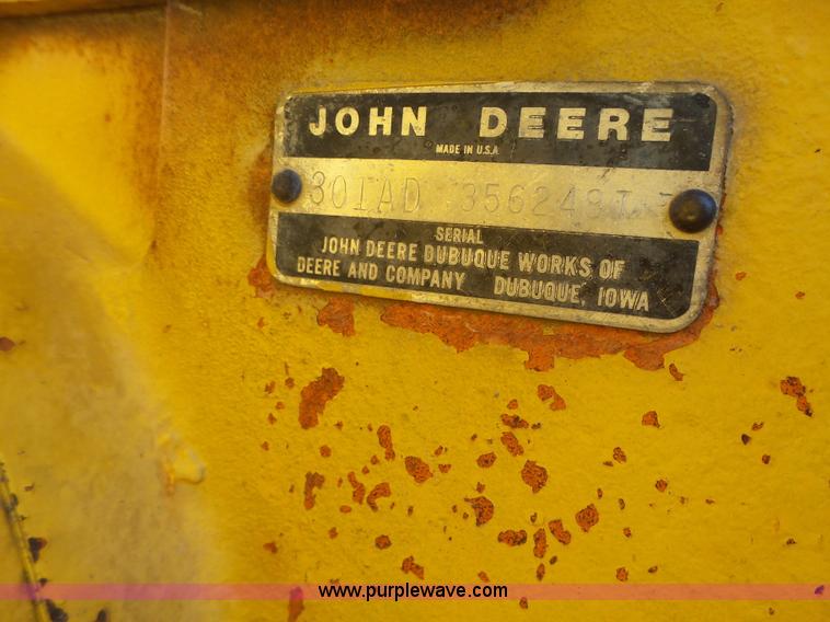 image for item L5608 John Deere 301A tractor