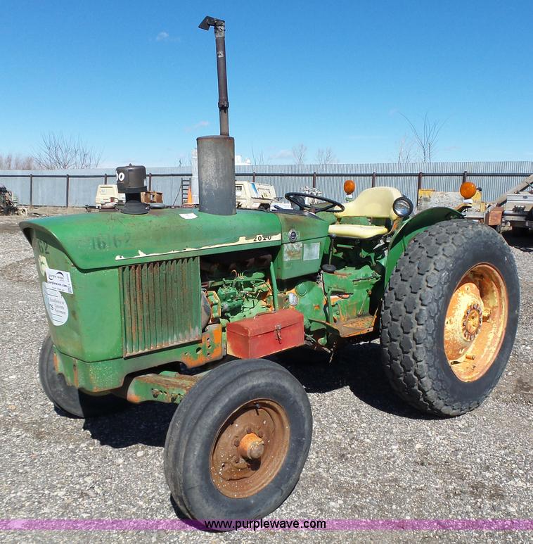 image for item L5609 John Deere 301A tractor