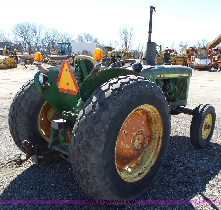 image for item L5609 John Deere 301A tractor