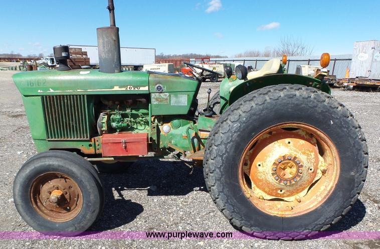 image for item L5609 John Deere 301A tractor