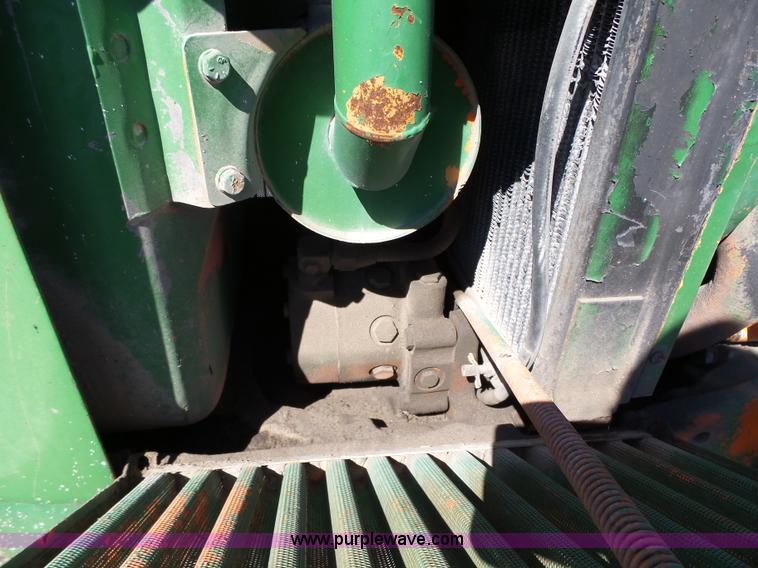 image for item L5609 John Deere 301A tractor