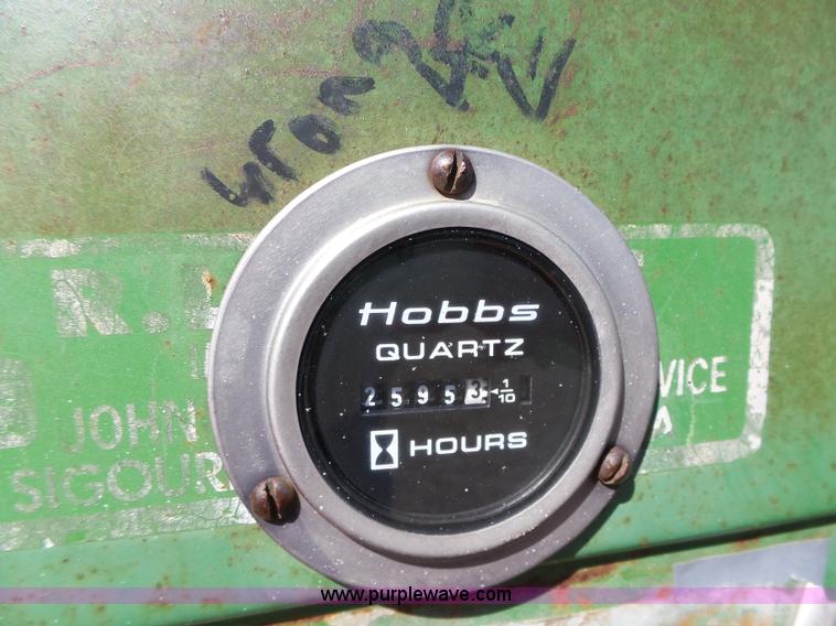 image for item L5609 John Deere 301A tractor