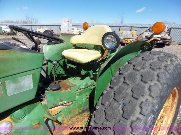 image for item L5609 John Deere 301A tractor