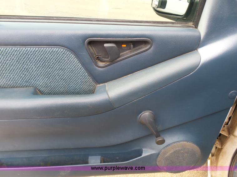 image for item L5763 1994 Chevrolet S10 Ext. Cab pickup truck