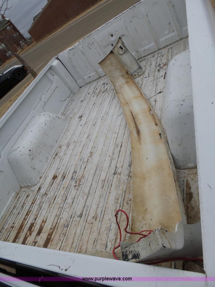 image for item L5763 1994 Chevrolet S10 Ext. Cab pickup truck