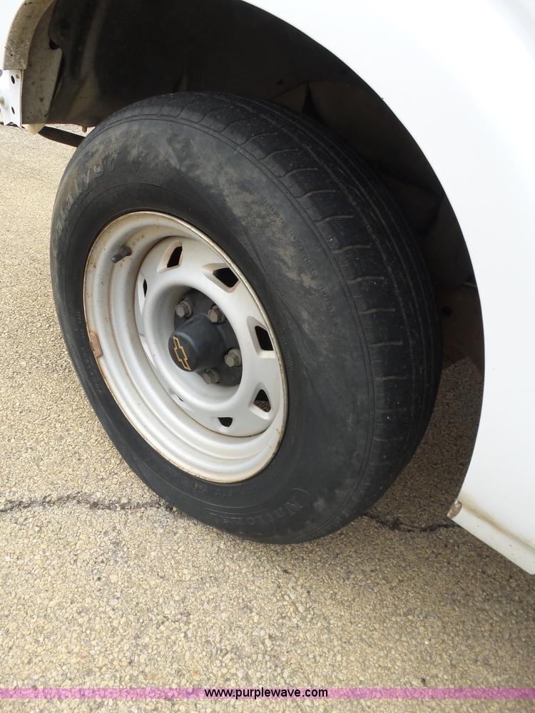 image for item L5763 1994 Chevrolet S10 Ext. Cab pickup truck