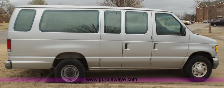 image for item L5764 1997 Ford Club Wagon E350 Super van